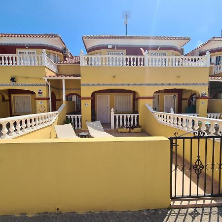 2 Bedroom Property In Closed Urbanisation Torrevieja Exterior foto