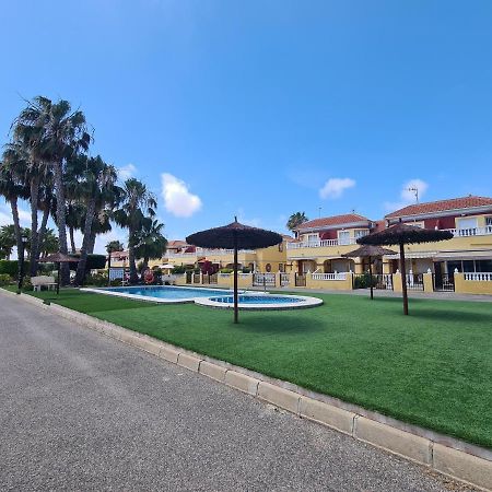 2 Bedroom Property In Closed Urbanisation Torrevieja Exterior foto