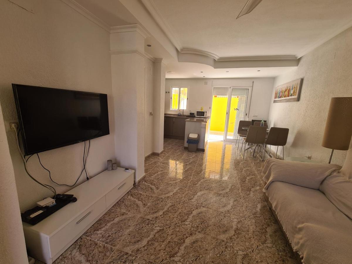 2 Bedroom Property In Closed Urbanisation Torrevieja Exterior foto