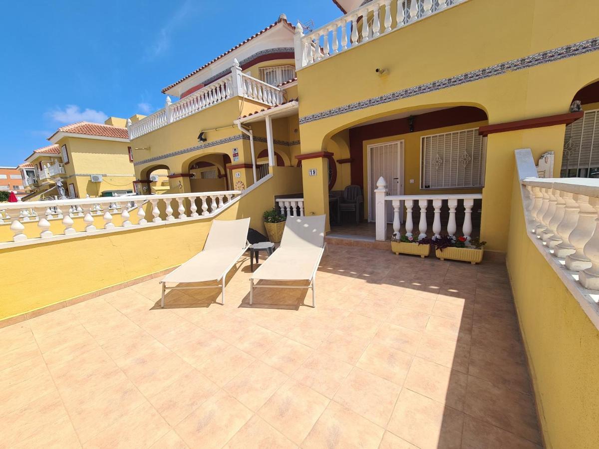 2 Bedroom Property In Closed Urbanisation Torrevieja Exterior foto