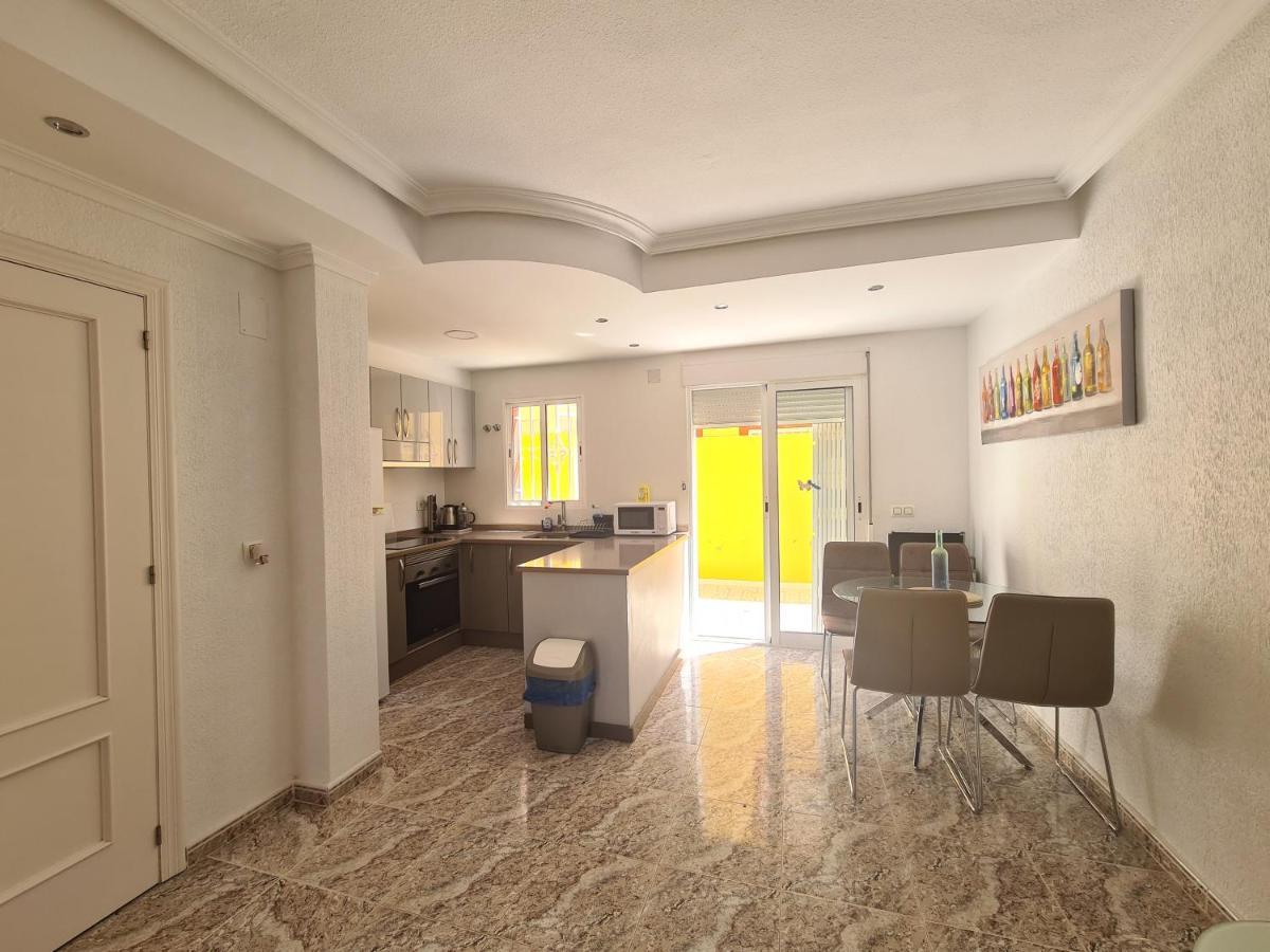 2 Bedroom Property In Closed Urbanisation Torrevieja Exterior foto